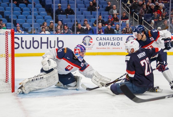 Nádejný slovenský brankár o krok bližšie k NHL